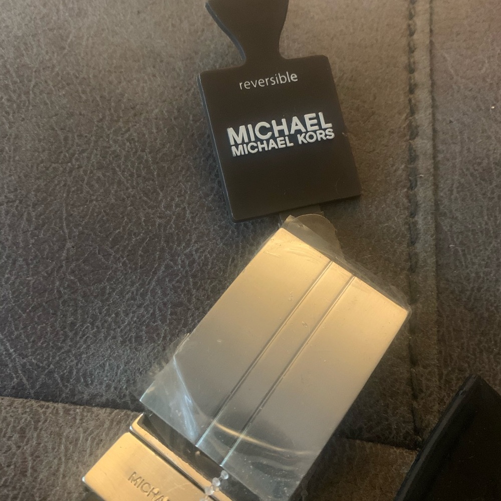 Michael kors size 32 belt! New! Super nice! - Picture 2 of 3